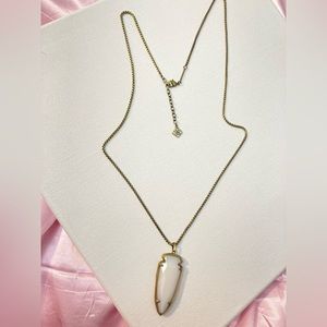 Kendra Scott necklace